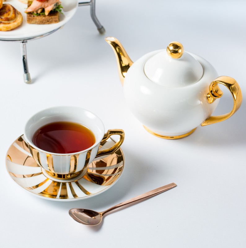 Teapot and tea cup