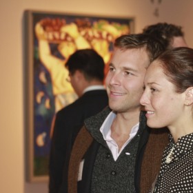 couple looking at art