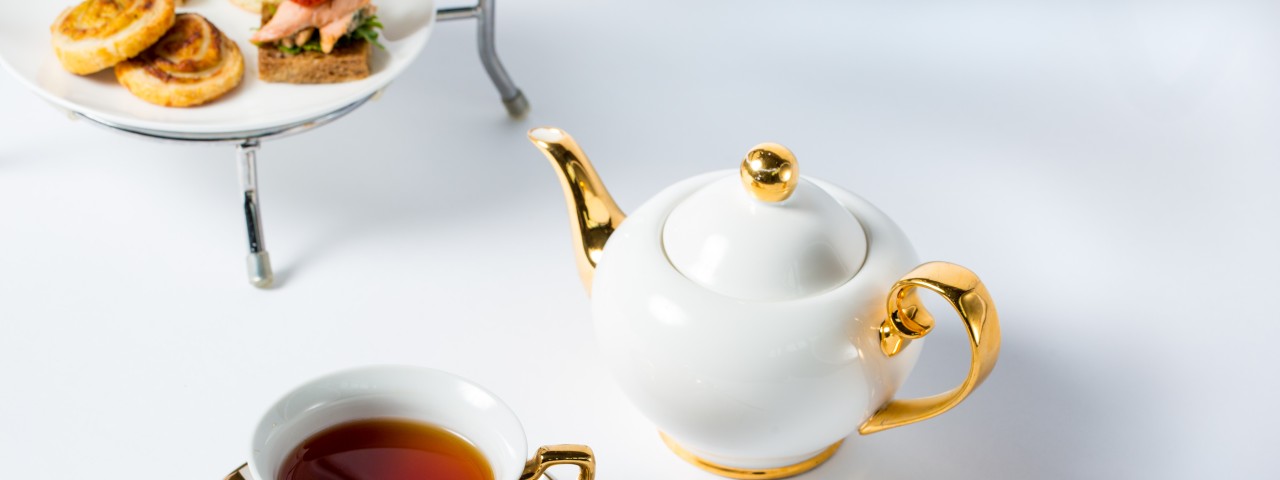 Teapot and tea cup
