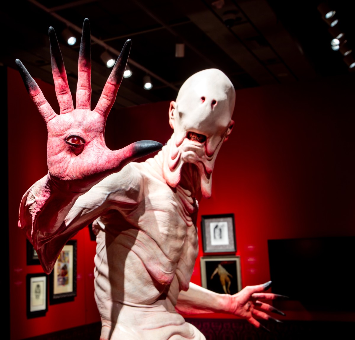 the pale man scuplture from pan's labyrinth