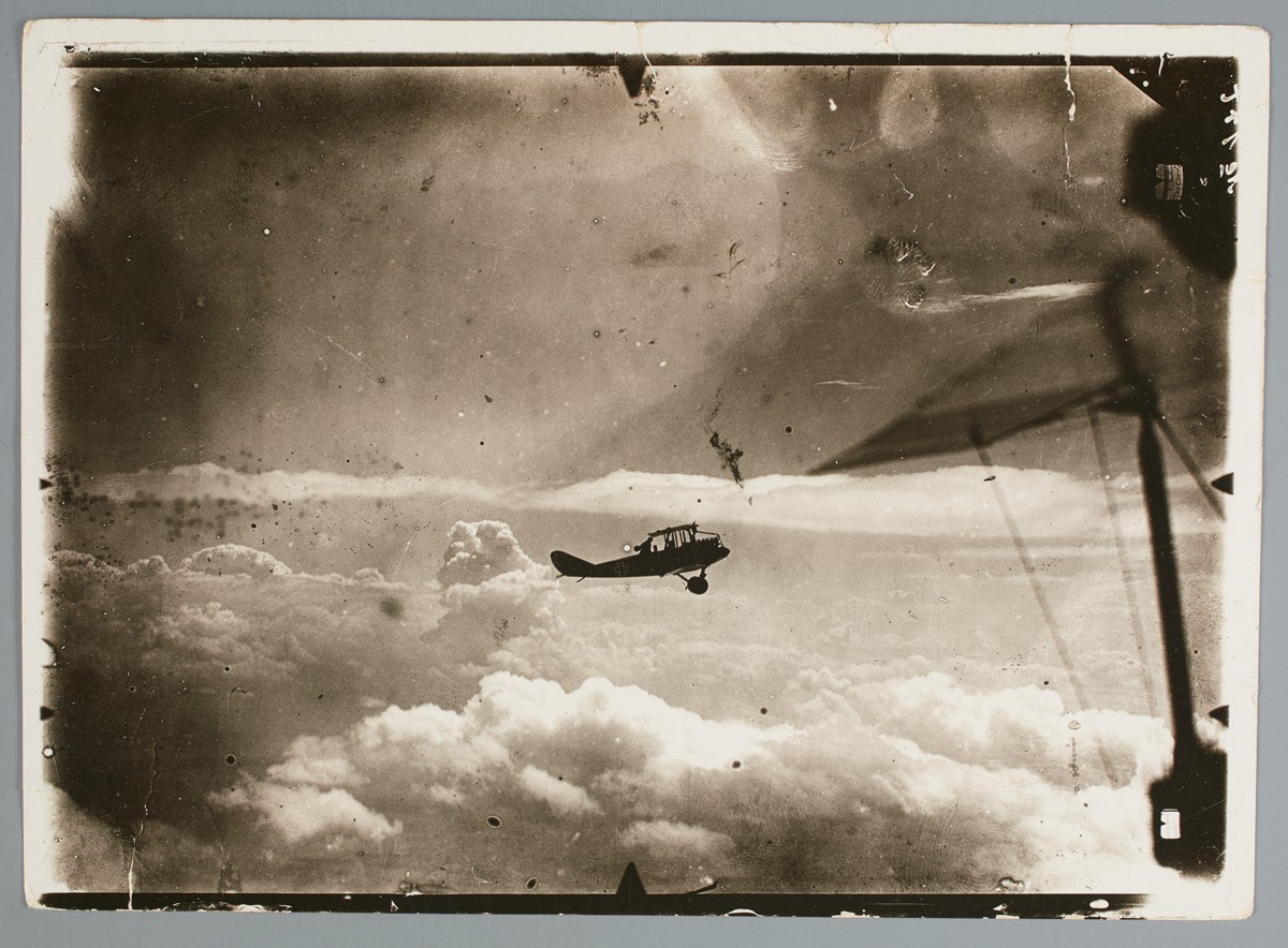 wwi airplane in flight