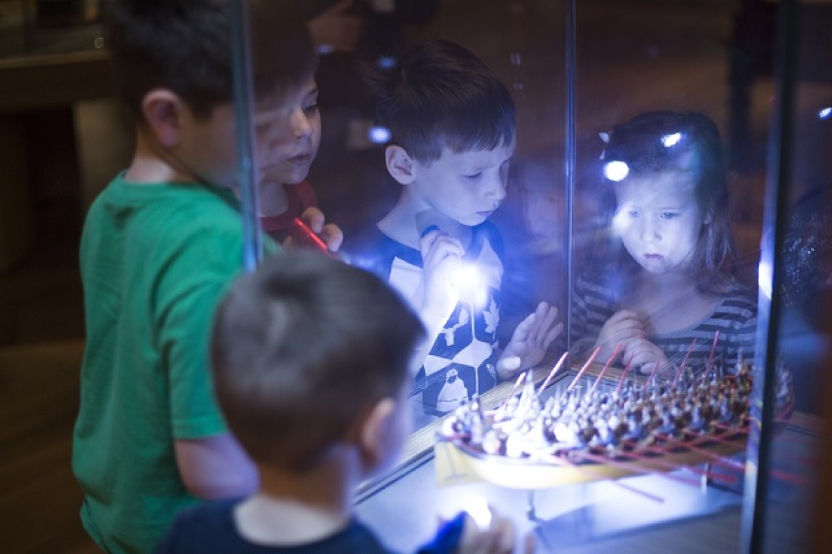 Family Flashlight Tours, Image by the AGO