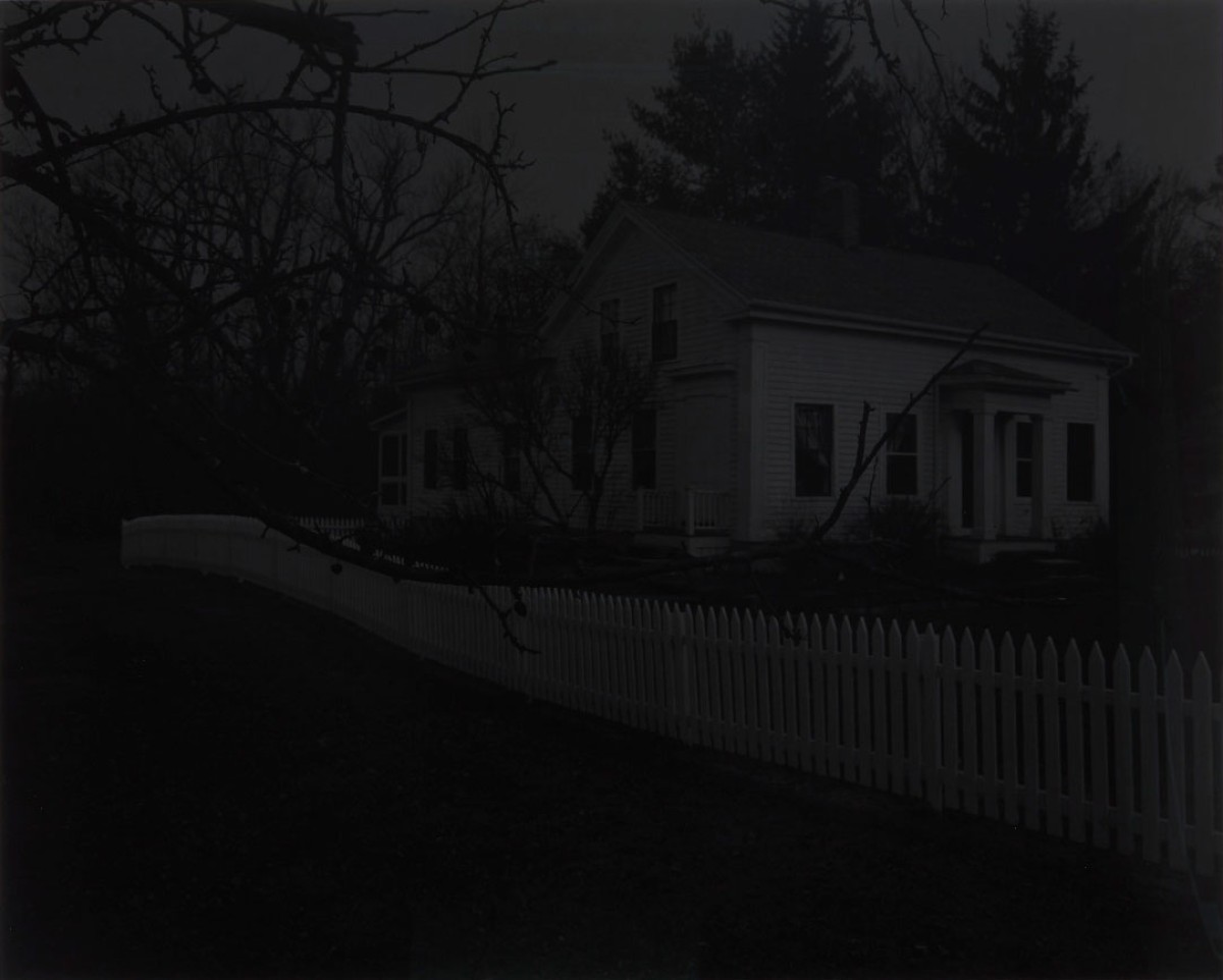 Dawoud Bey, Untitled #20 (Farmhouse and Picket Fence II)