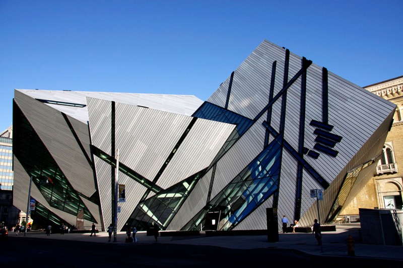 Royal Ontario Museum exterior of building