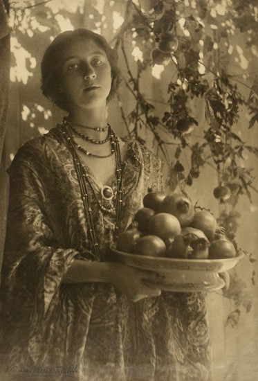 Minna Keene, Pomegranates