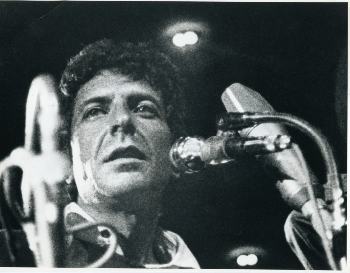 Unknown Photographer, Cohen performing