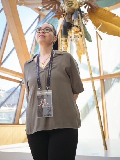visitor wearing art rate monitor in Galleria Italia